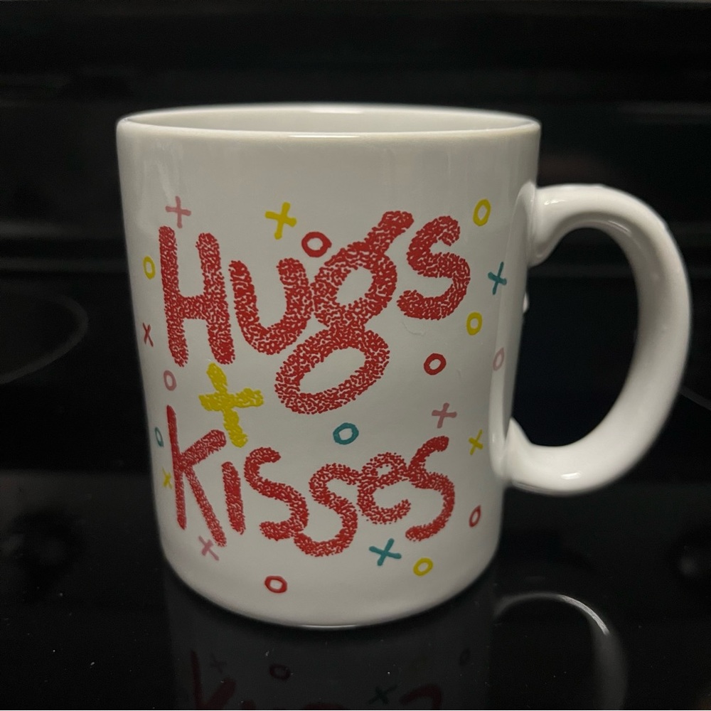 Vintage: Peacock Papers, Boston • Hugs +‎ Kisses Mug
